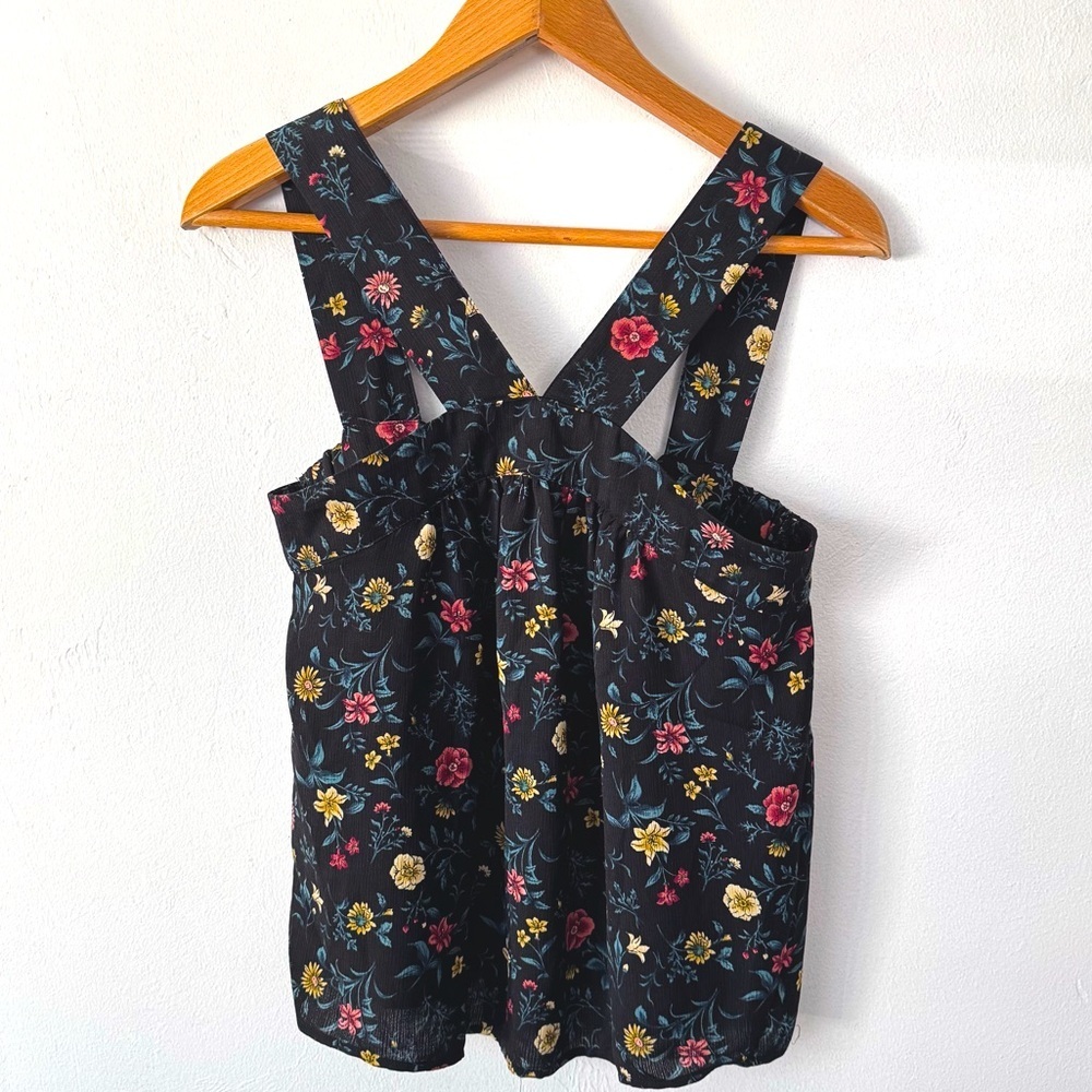 Mine Floral V strap floral blouse Size S